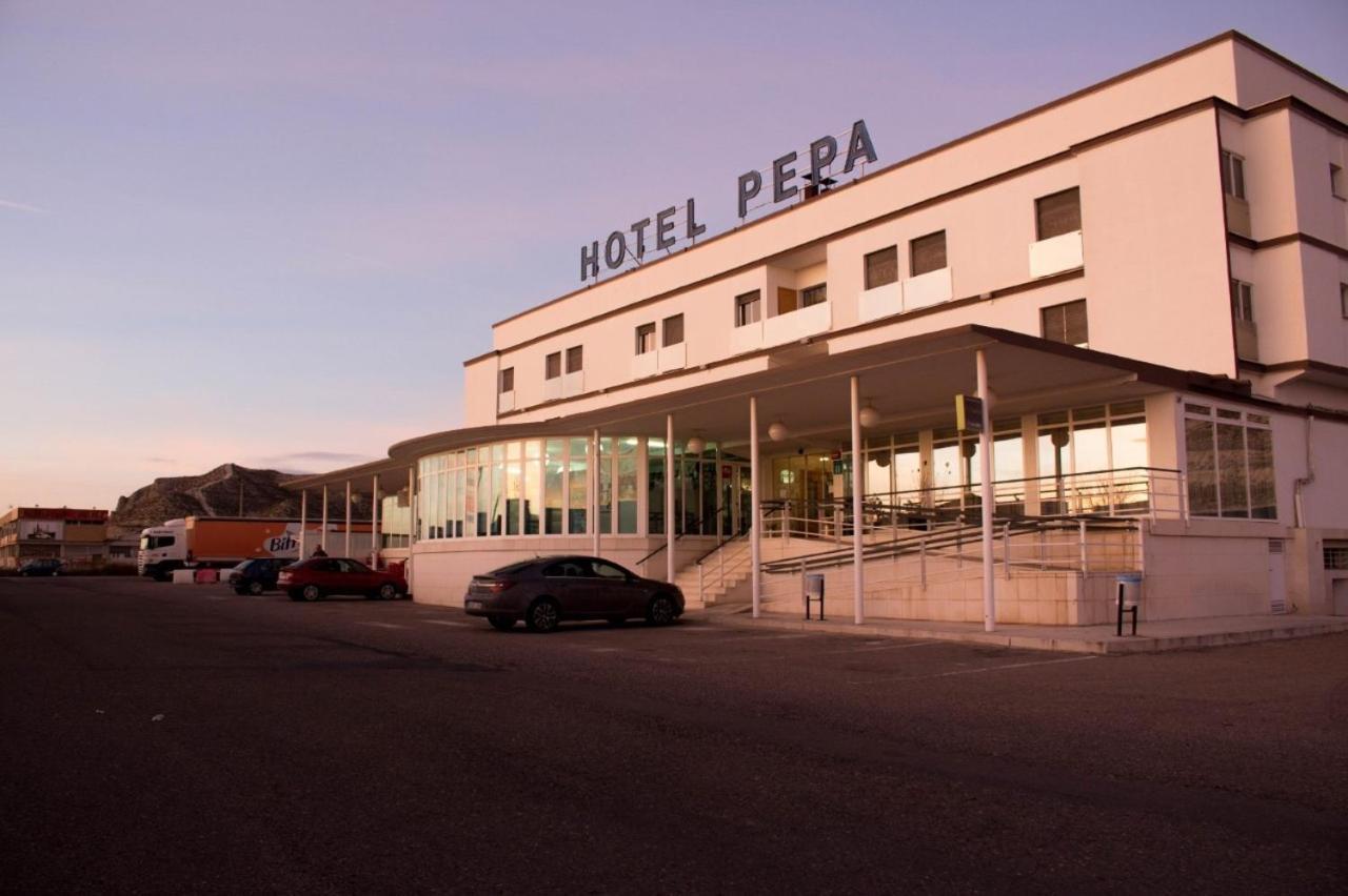 Hotel Pepa Villafranca de Ebro ภายนอก รูปภาพ